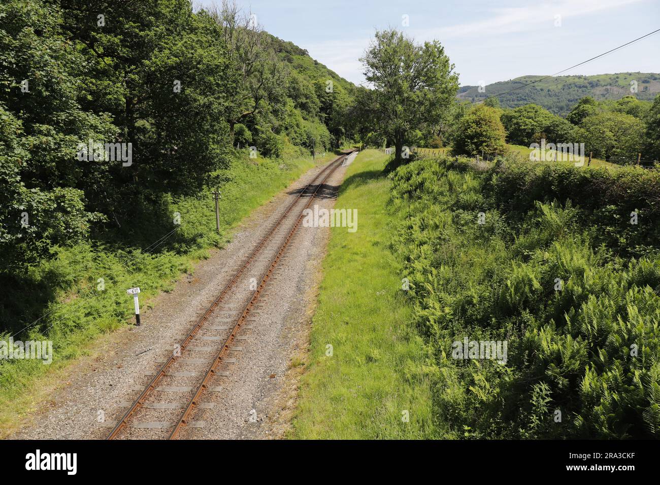 Bahnlinie an Lakeside und Haverthwaite Steam Railway. Cumbria, Großbritannien Stockfoto