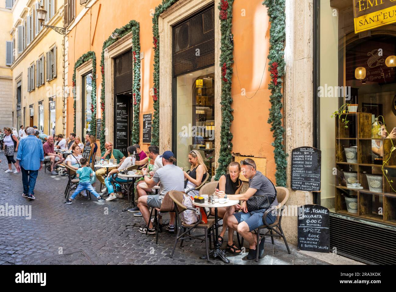 Straßencafé, Rom, Latium, Italien Stockfoto