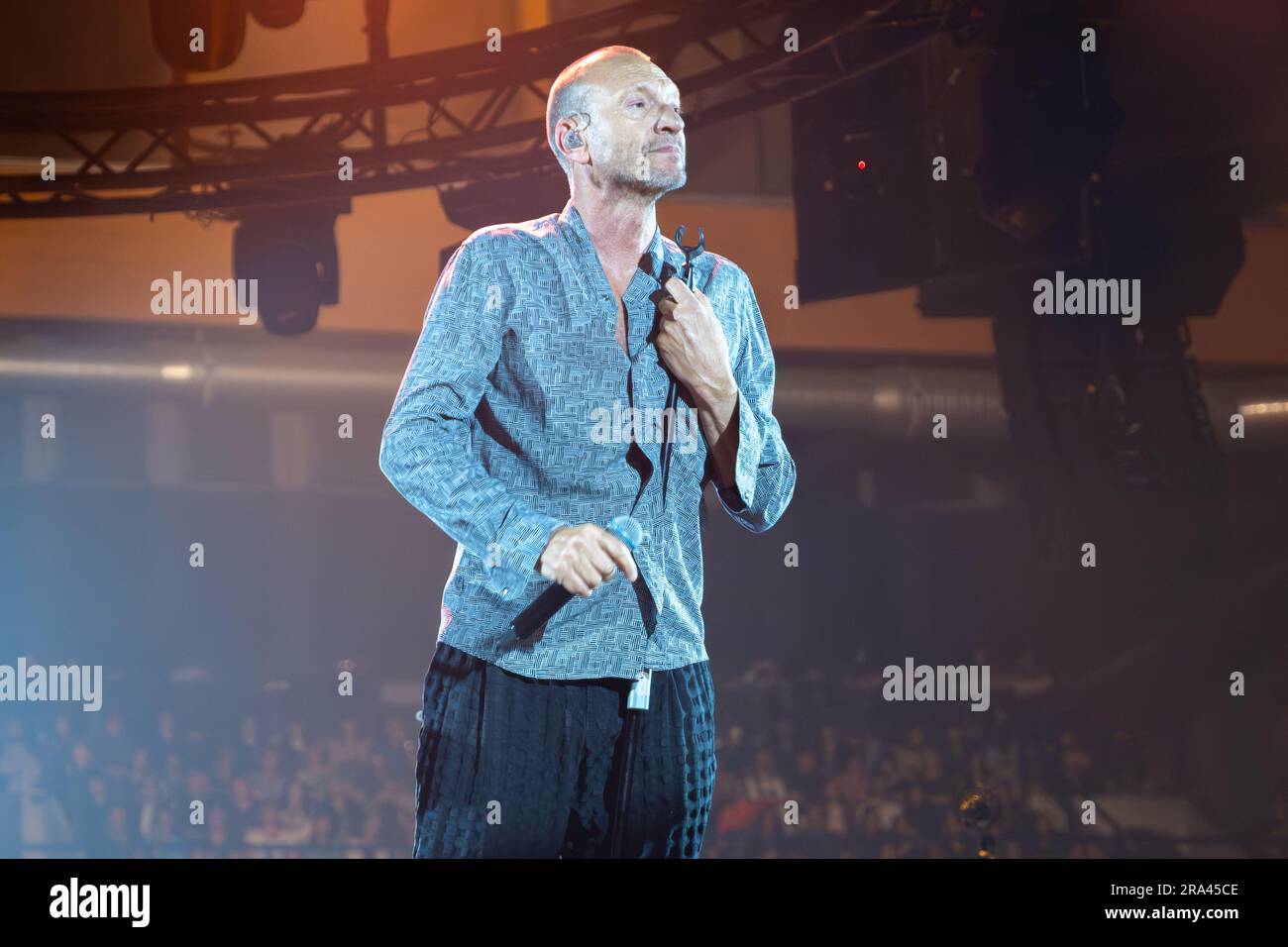 Der italienische Sänger Biagio Antonacci tritt während seines Live-Auftritts in der Grana Padano Arena in Mantua für seine Palco Centrale Tour am 11. Mai 2023 in Mantua auf. Stockfoto