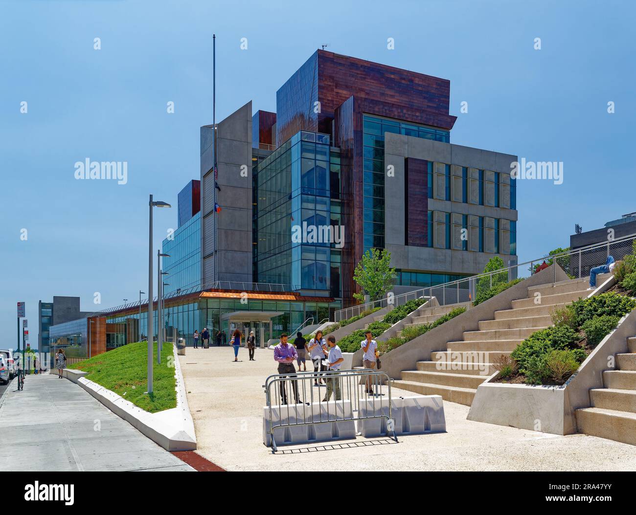 Der Richmond County Supreme Court von Staten Island mit Kupfer- und Glasummantelung sollte Offenheit und Transparenz der Justiz vermitteln. Stockfoto