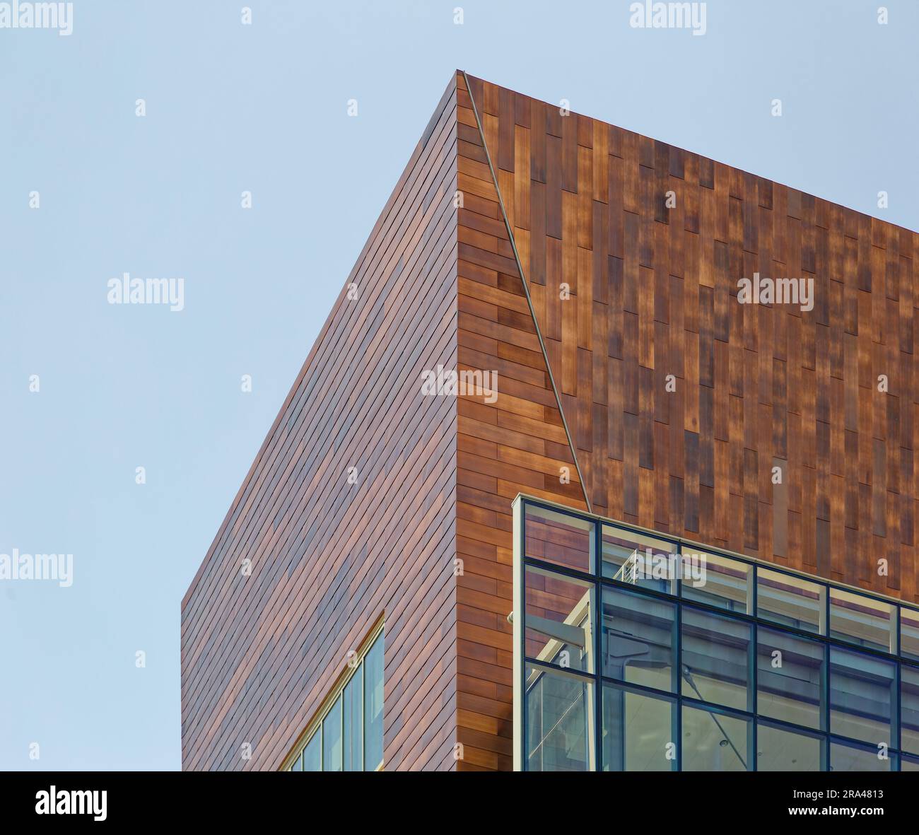 Der Richmond County Supreme Court von Staten Island mit Kupfer- und Glasummantelung sollte Offenheit und Transparenz der Justiz vermitteln. Stockfoto