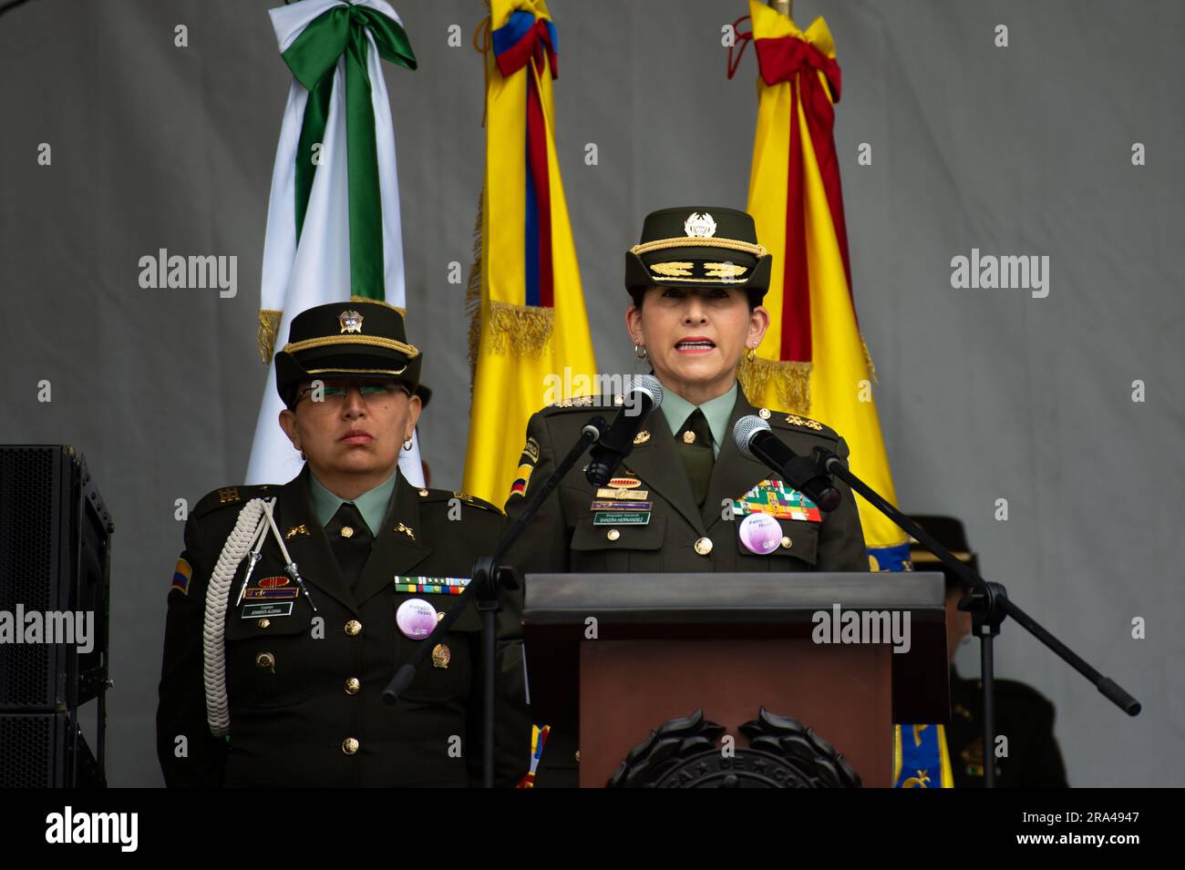 Bogota, Kolumbien. 30. Juni 2023. Bogotas Polizeikommandant Brigadegeneral Sandra Patricia Hernandez spricht während der Zeremonie zur Übernahme des Kommandos der kolumbianischen Polizei Brigadrier General Sandra Patricia Hernandez in Bogota, Kolumbien, am 30. Juni 2023. Foto von: Chepa Beltran/Long Visual Press Credit: Long Visual Press/Alamy Live News Stockfoto