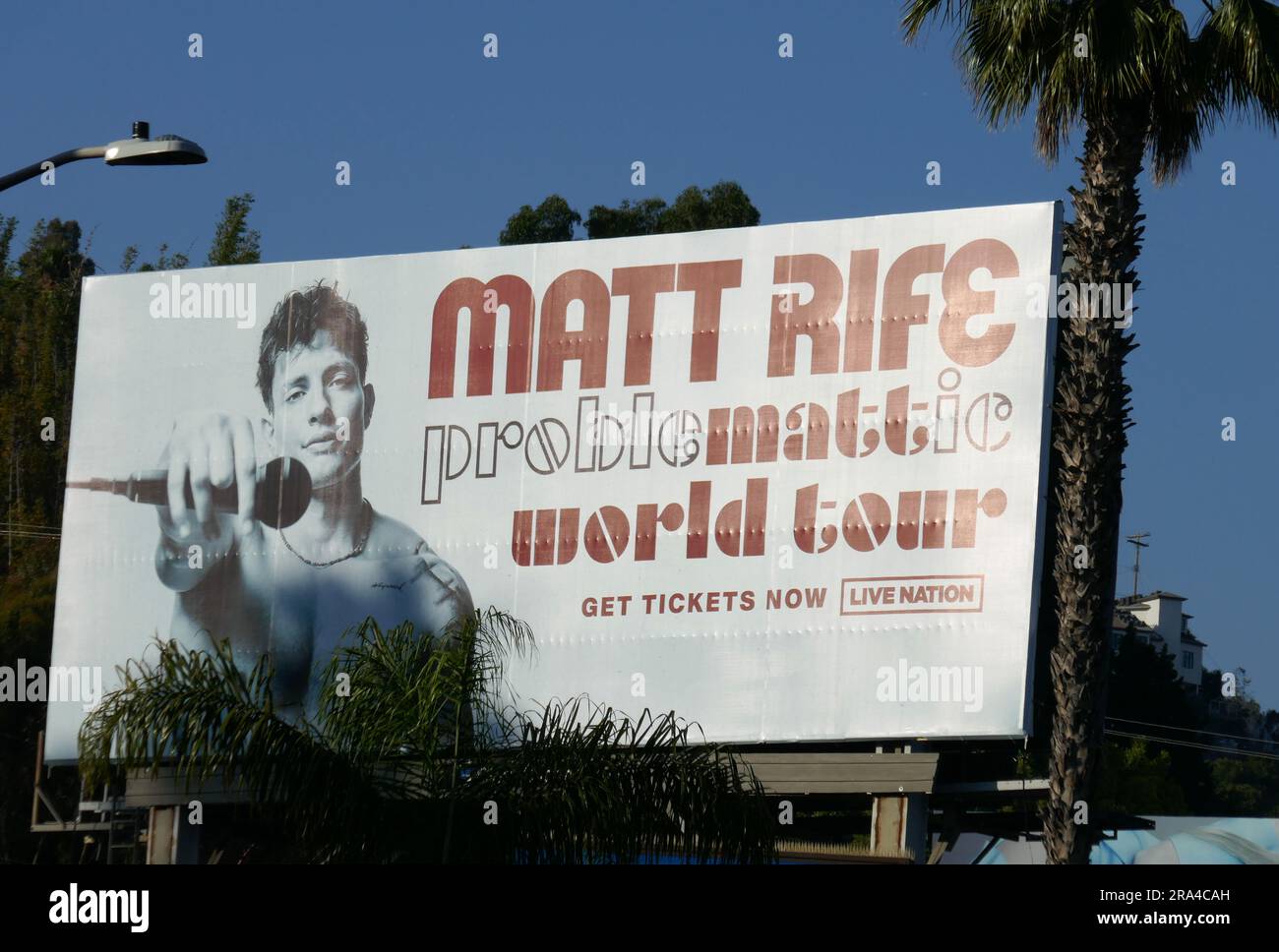 Los Angeles, Kalifornien, USA 29. Juni 2023 Comedian Matt Rife Problemattic Tour Bllboard am Sunset Blvd am 29. Juni 2023 in Los Angeles, Kalifornien, USA. Foto: Barry King/Alamy Stock Photo Stockfoto