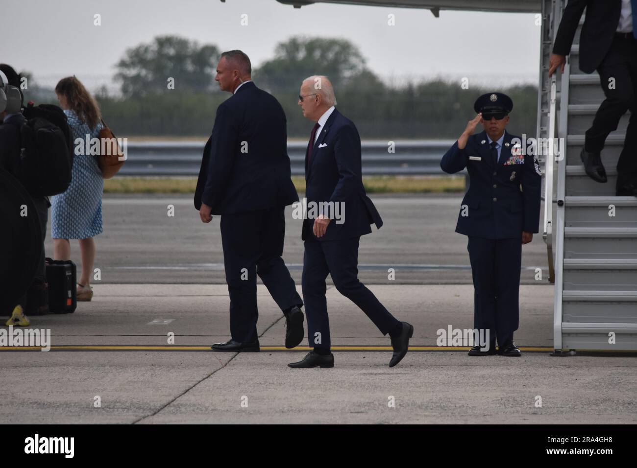 Queens, Usa. 29. Juni 2023. Präsident Joe Biden geht von der Air Force One zur Marine One für den Flug zur Wall Street Landing Zone in Manhattan. Der Präsident der Vereinigten Staaten Joe Biden kommt mit der Air Force One am John F. Kennedy International Airport an. (Foto: Kyle Mazza/SOPA Images/Sipa USA) Guthaben: SIPA USA/Alamy Live News Stockfoto