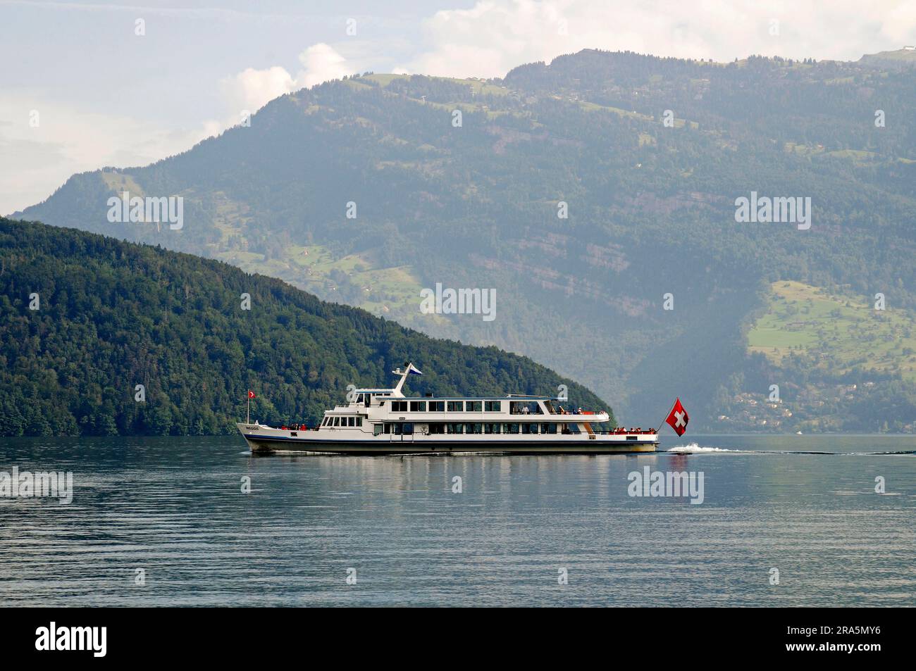 Ausflugsboot Auf Dem Vierwaldstaettersee Vitznau Luzern