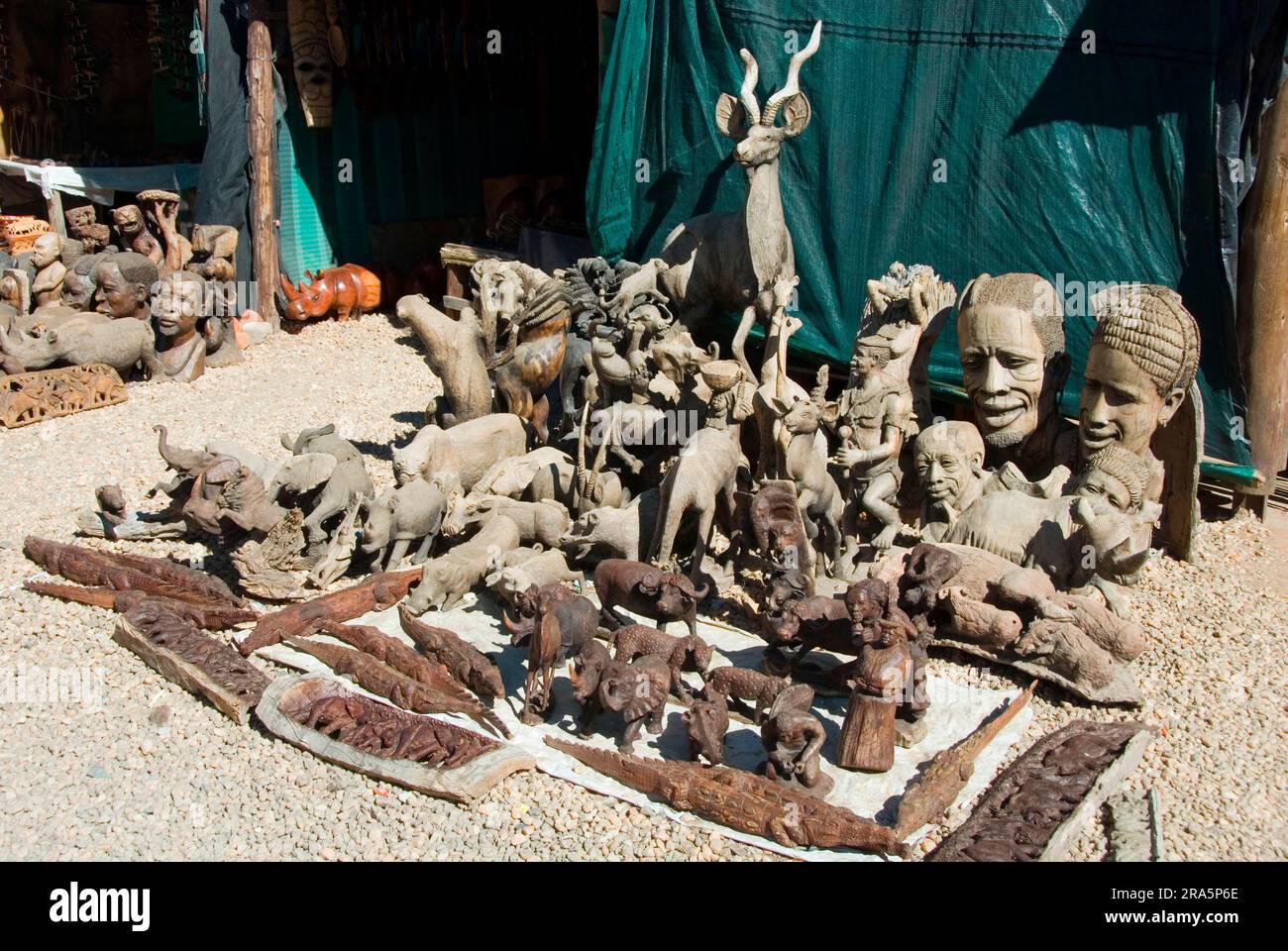 Geschnitzte Figuren, Namibia, Holzschnitzerei, Schnitzerei, Schnitzerei, Schnitzen Stockfoto