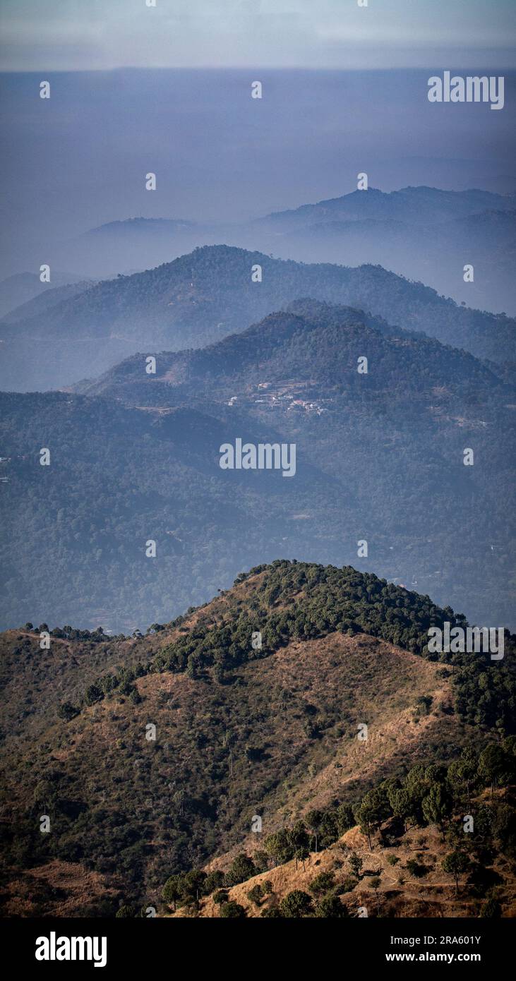 Wo die Reise zum Gipfel genauso lohnend ist wie die Aussicht; die Schönheit der zerklüfteten Wildnis von oben zu genießen; Frieden und Ruhe zu finden... Stockfoto