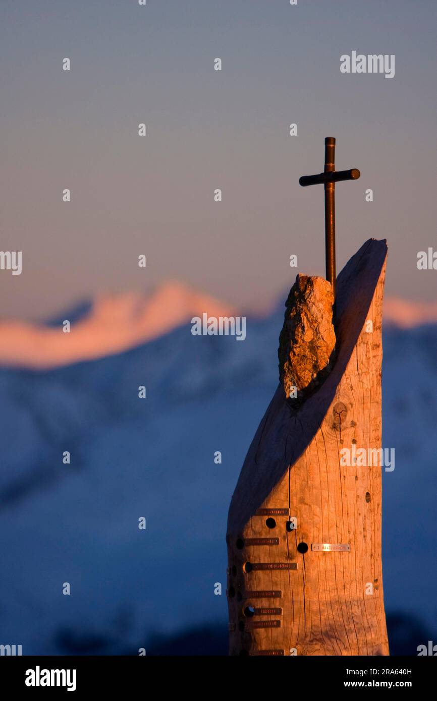 Kreuz am Wildkogel, Neukirchen, Pinzgau, Salzburger Land, Alpenglow, Gipfelkreuz, Österreich Stockfoto