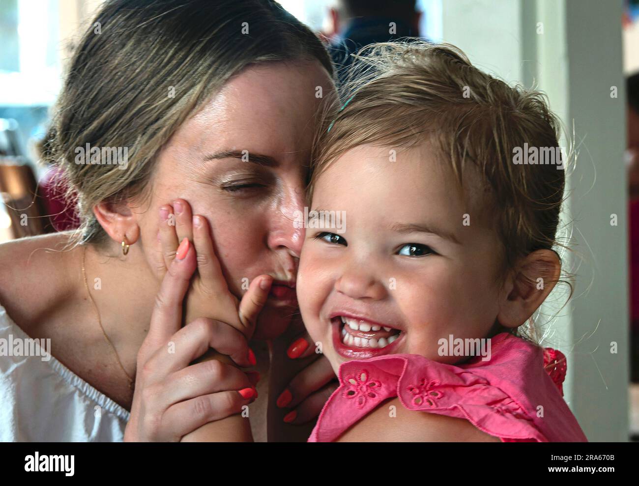 Glückliche Mutter und Tochter Stockfoto