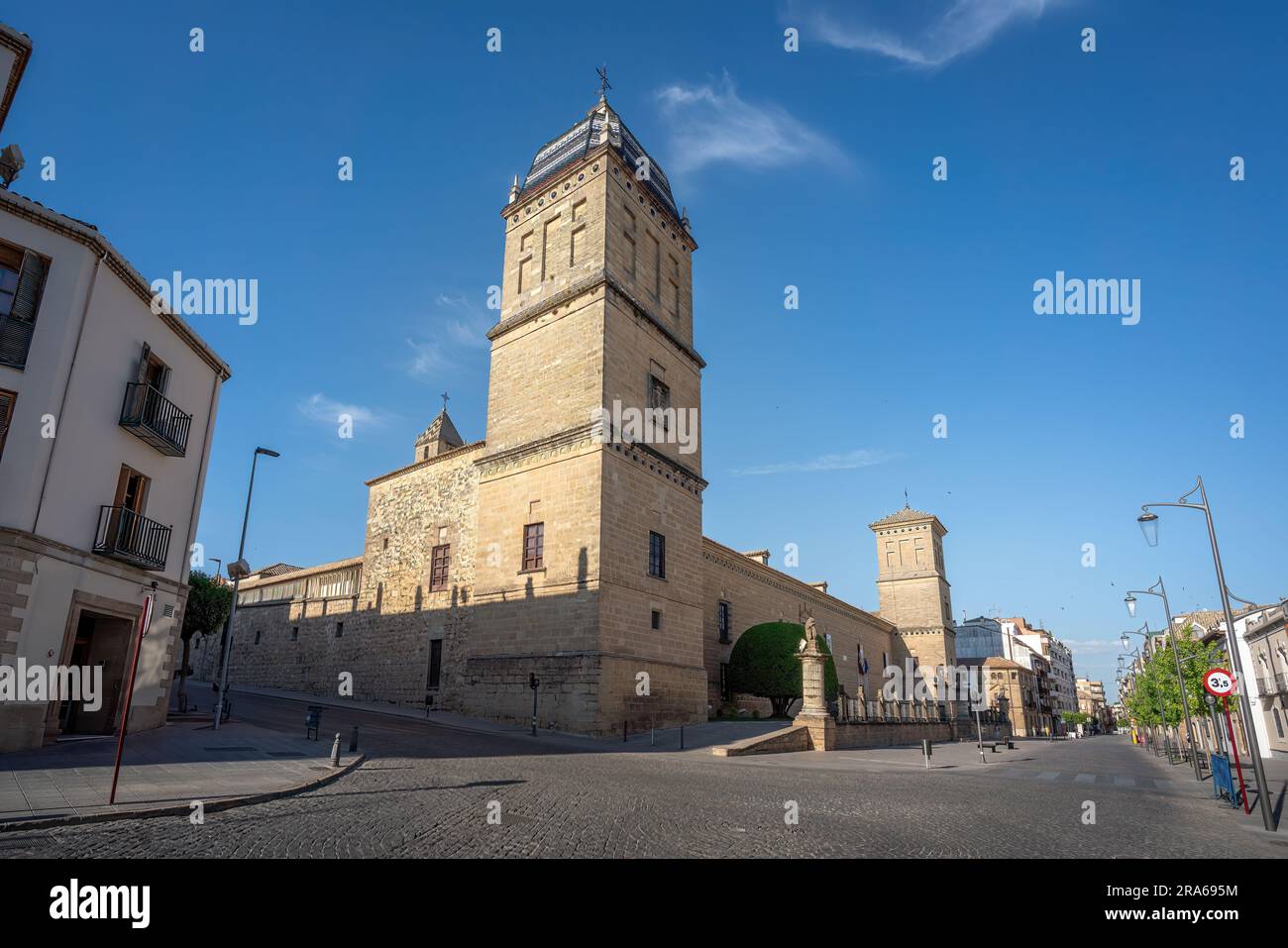 Ubeda, Spanien - 2. Juni 2019: Santiago Hospital - Ubeda, Jaen, Spanien Stockfoto