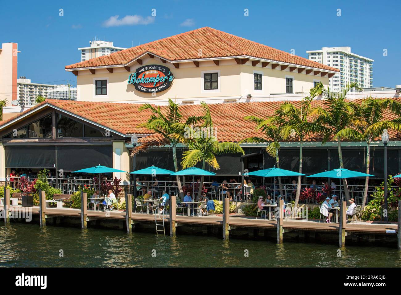 Fort Lauderdale, Florida, USA. Bokamper's, ein beliebtes Restaurant am Wasser neben dem Intracoastal Waterway im galt Ocean Mile Viertel. Stockfoto