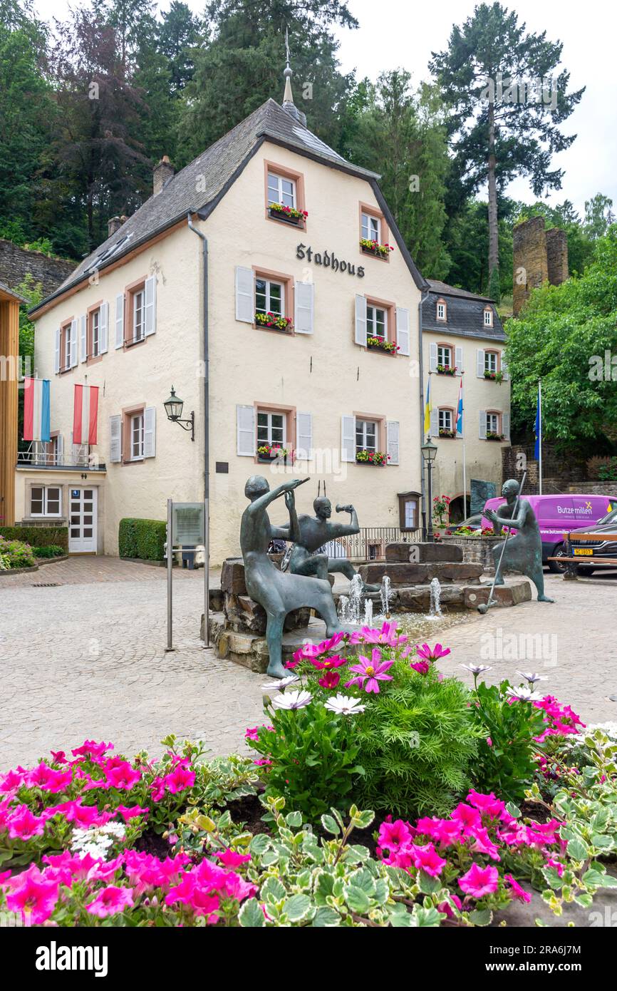 Stadhaus (Administration Communale de Vianden), Grand-Rue, Vianden, Kanton Vianden, Luxemburg Stockfoto