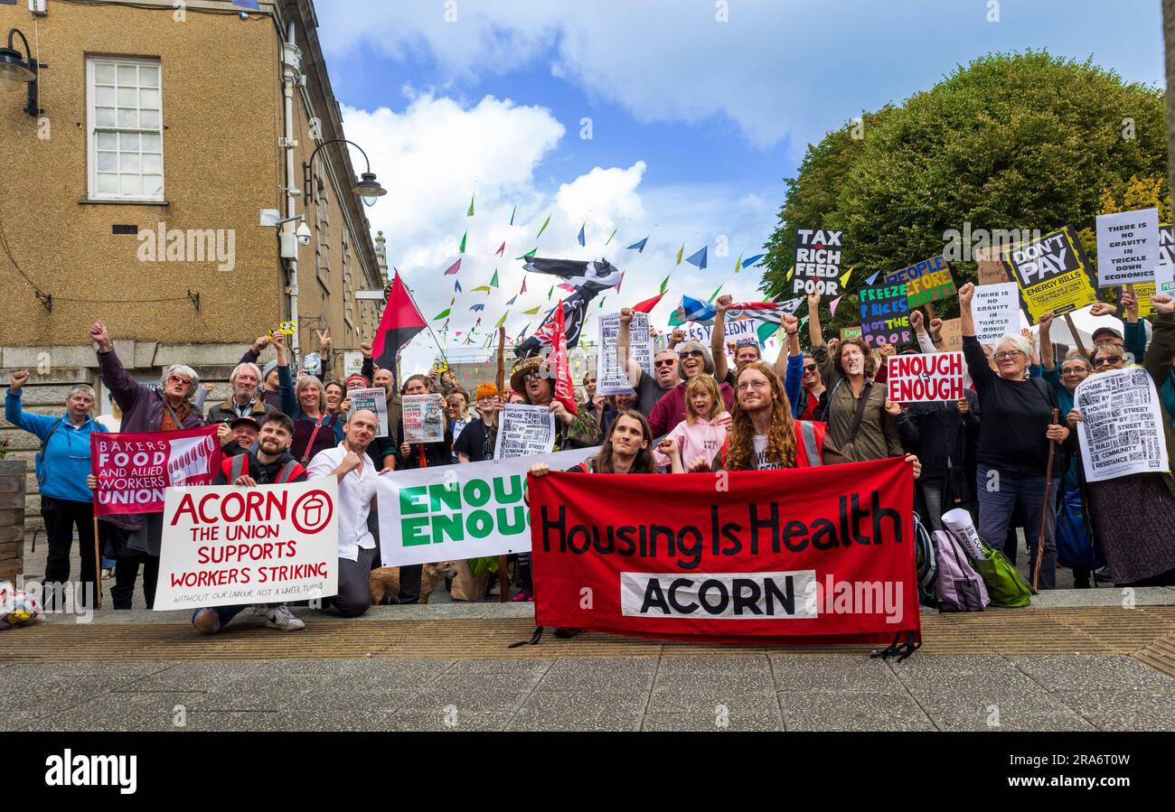 Genug ist genug - Protest gegen die Lebenshaltungskosten findet in Falmouth statt, da die Treibstoffkosten weiter steigen. Stockfoto