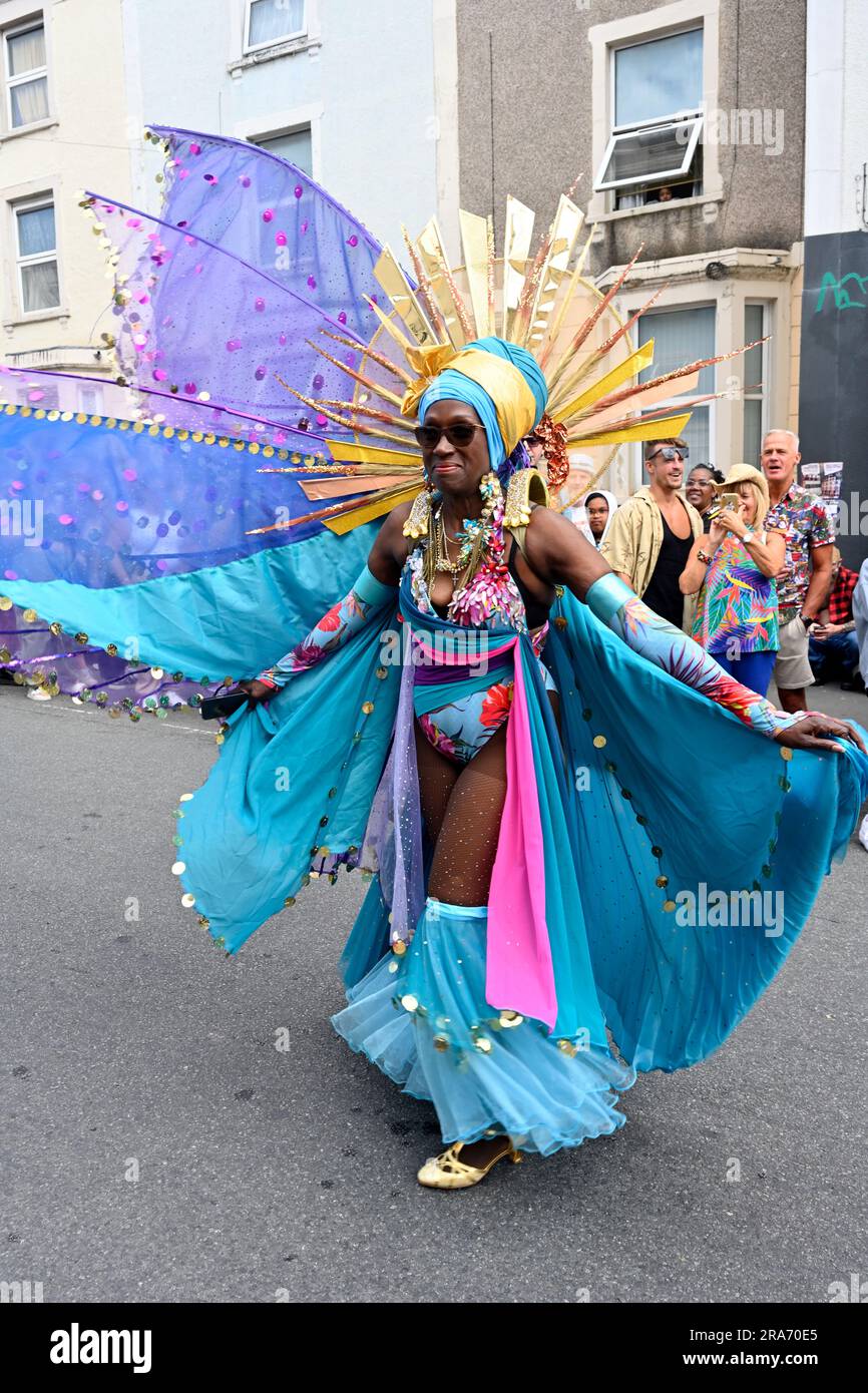 St Paul's Caribbean Carnival 2023, Bristol, England, Großbritannien, 1. Juli 2023. St. Pauls Gegend, Bristol. Farbenfrohe Kostüme in der Parade Stockfoto
