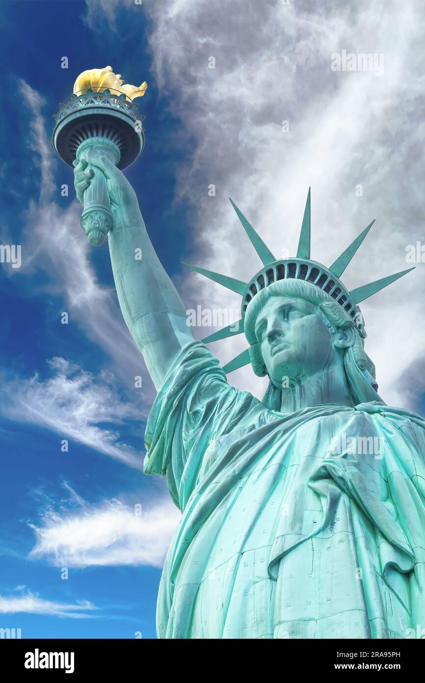 Die Freiheitsstatue ist eines von vielen Wahrzeichen, die Reisende nach New York locken. USA. Stockfoto
