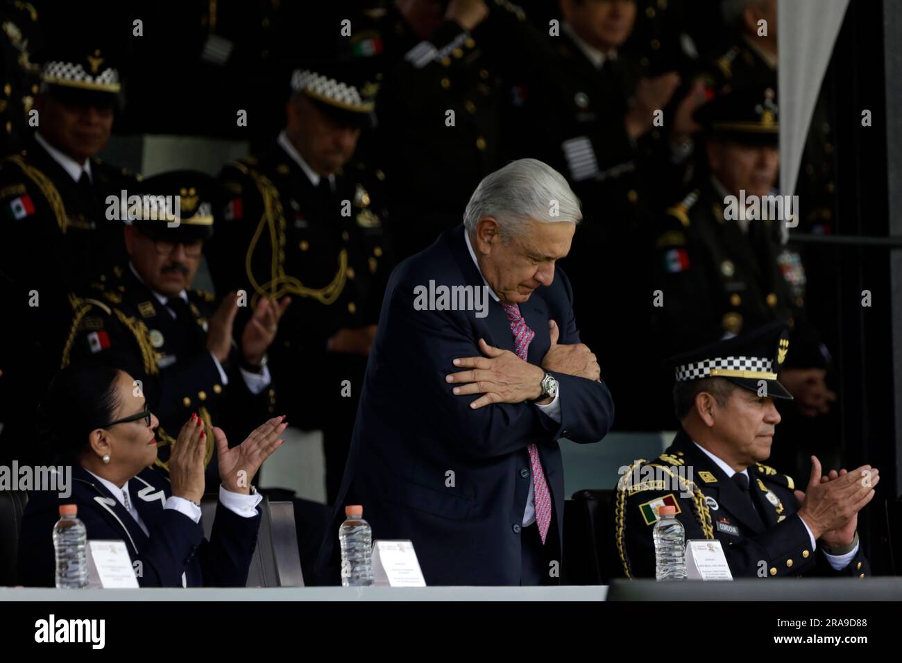 Nicht exklusiv: 30. Juni 2023, Mexiko-Stadt, Mexiko: Der Präsident Mexikos, Andres Manuel Lopez Obrador; der Minister für Sicherheit und Bürgerschutz Stockfoto