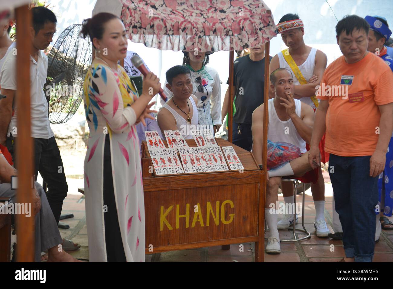 Das traditionelle Festival des Dorfes Chem, Ha Noi, Vietnam 2023. Lễ hội truyền thống Chèm. 越南旅游, वियतनाम पर्यटन, 베트남 관광, ベトナム観光, ឌូលីច វៀតណាម Stockfoto