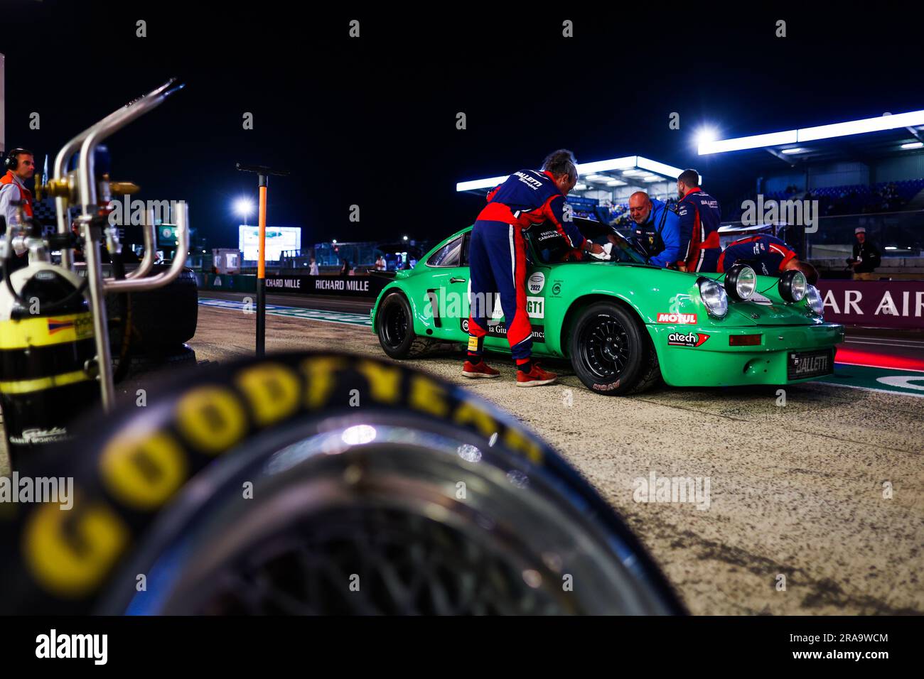 34 FRATTI (ita), Porsche 911 Carrera RSR 3,0 1974 (C), während der Le Mans Classic 2023 vom 1. Bis 3. Juli 2023 auf dem Circuit des 24 Heures du Mans, in Le Mans, Frankreich - Photo Antonin Vincent/DPPI Credit: DPPI Media/Alamy Live News Stockfoto