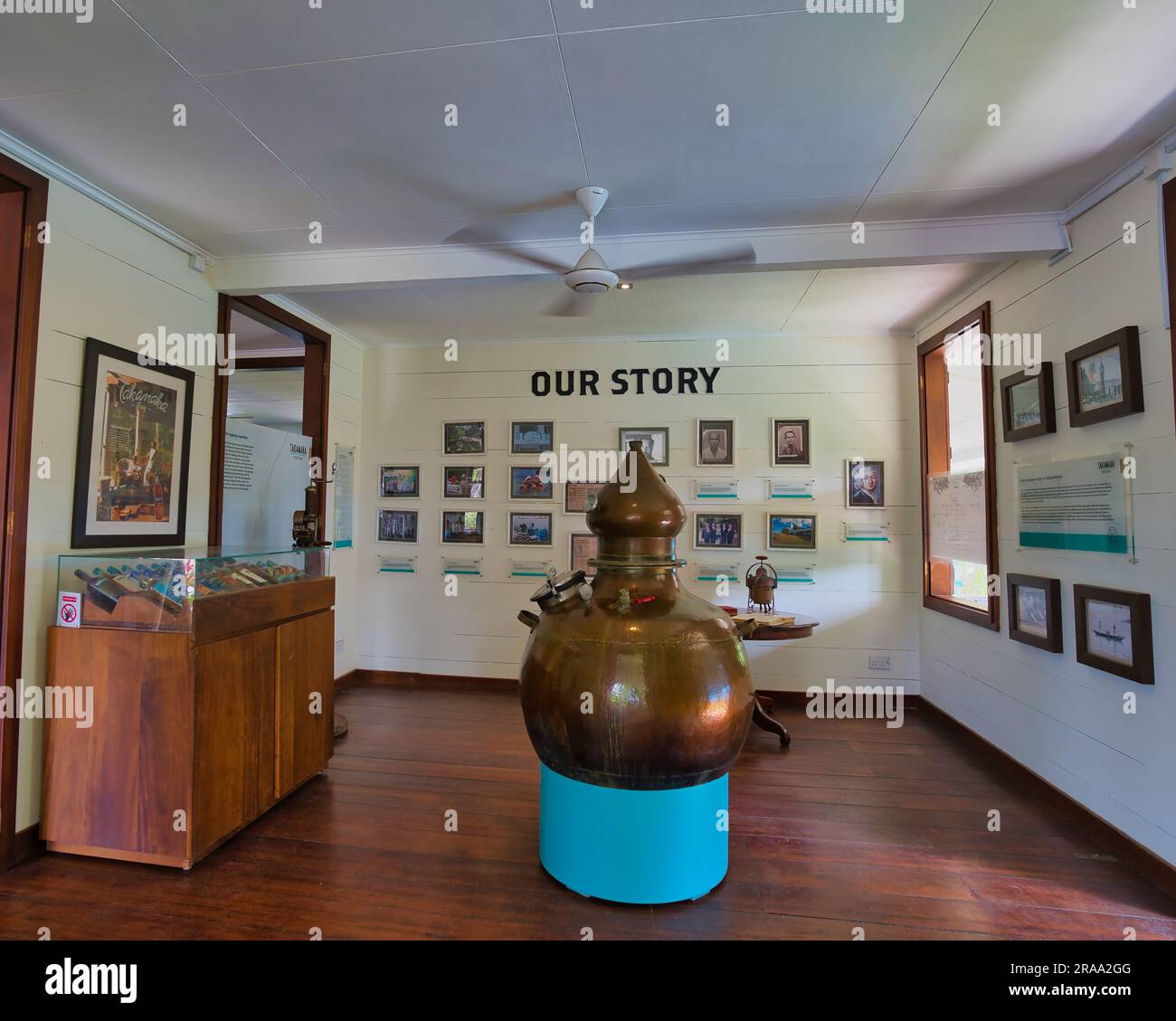 Kleines Museum im Kolonialhaus der rumbrennerei takamaka, Mahe Seychelles Stockfoto