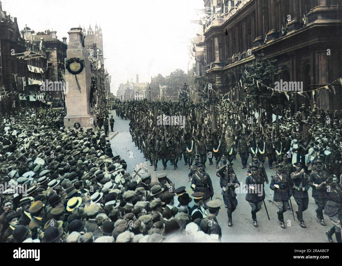 Das britische Kontingent der Siegesparade in Whitehall, vorbei am Cenotaph am Friedenstag am 19.. Juli 1919. Datum: 19.. Juli 1919 Stockfoto