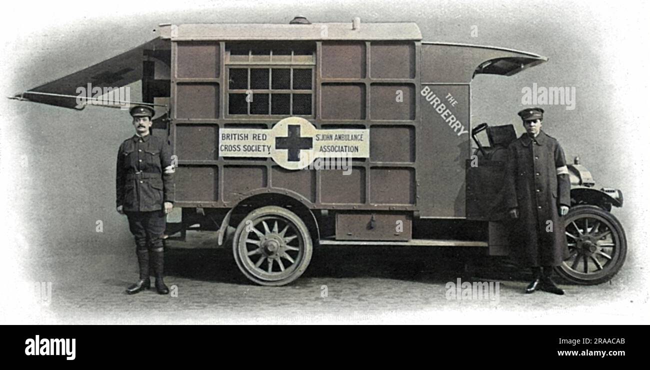 Eine Motorsuppenküche, die dem Roten Kreuz von Messrs. Burberry's of Haymarket 1915 präsentiert wurde. Das Fahrzeug war „sehr kompakt und wartungsfähig“ und wurde „nach einer speziellen Spezifikation hergestellt, die von der Gesellschaft zugelassen und vom Ingenieur der R.A.C. beaufsichtigt wurde“. Die Überschrift besagt, dass „bis jetzt der Titel auf dem Auto, „die Burberry“, nur mit den wetterfesten Mänteln der Firma in Verbindung gebracht wurde.“ Die Firma stellte natürlich auch den unerlässlichen Trenchcoat für Offiziere während des Ersten Krieges zur Verfügung. Datum: 1915 Stockfoto