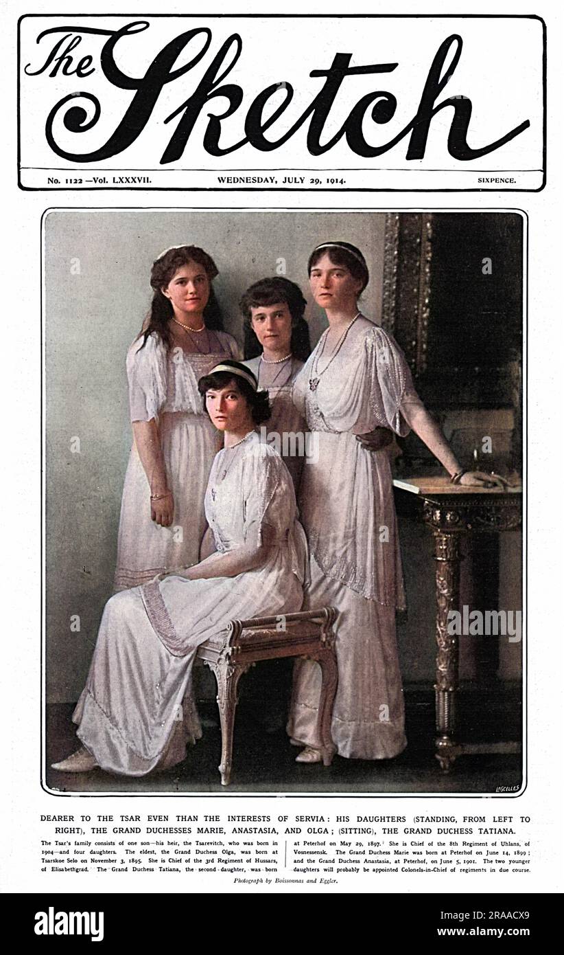 Die Töchter von Zar Nicholas II. (Von links nach rechts), die Großherzoginnen Marie, Anastasia und Olga; (sitzend) die Großherzogin Tatiana. Datum: 1914 Stockfoto