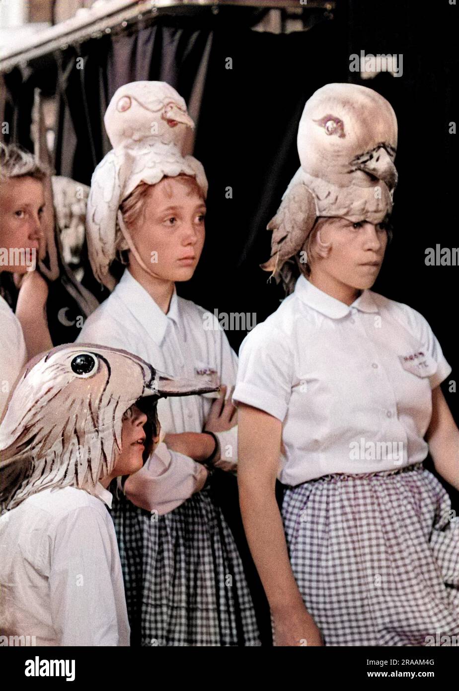 Proben für Noye's Fludde von Benjamin Britten in der Orford Church, Aldeburgh Festival Juli 1961. Kopfmasken der Kinder, die als Vögel und Tiere auf der Arche auftreten. Datum: 1961 Stockfoto