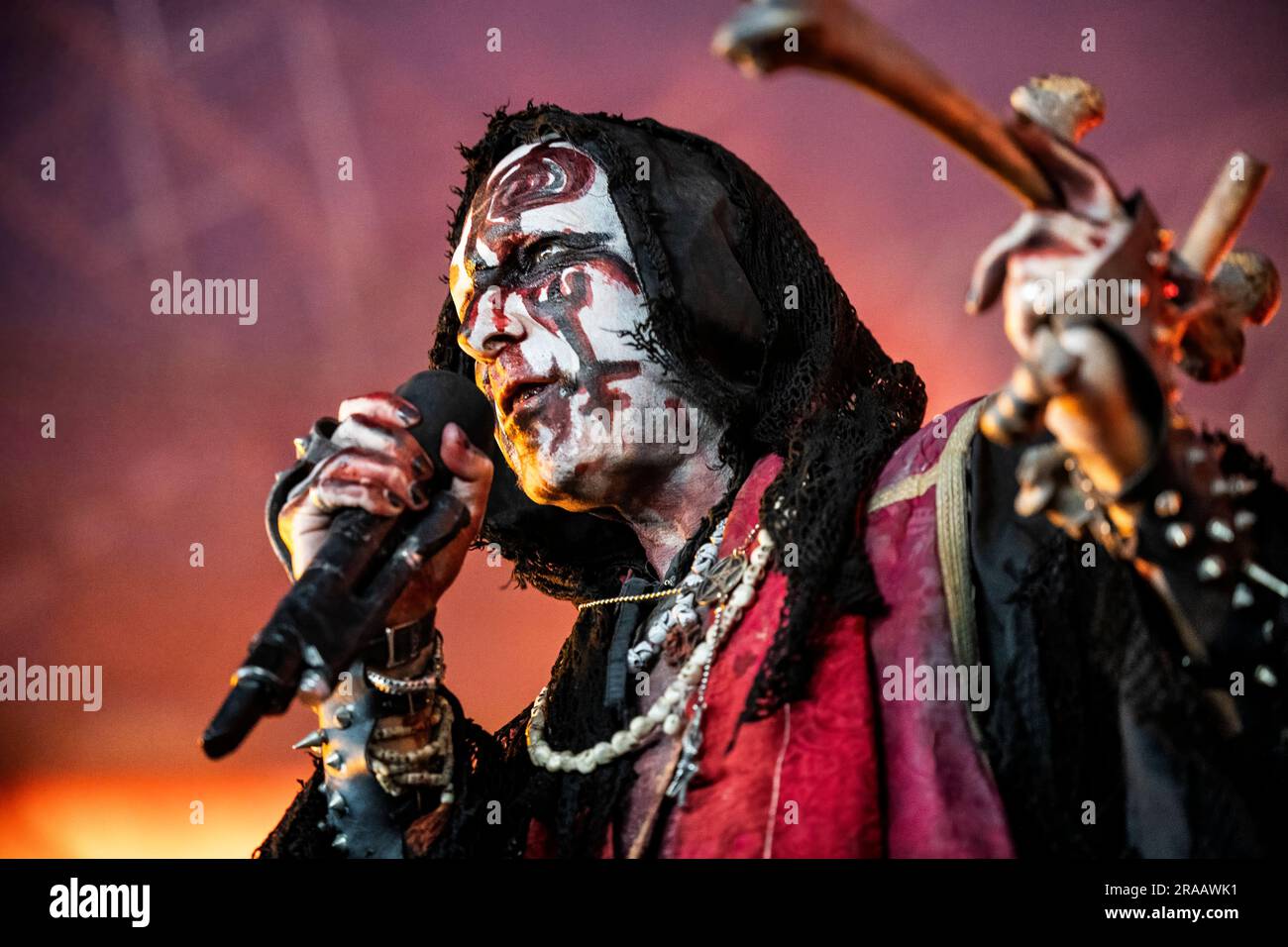 Oslo, Norwegen. 22., Juni 2023. Die norwegische Black Metal Band Mayhem führt während des norwegischen Musikfestivals „Tonts of Rock 2023“ in Oslo ein Live-Konzert auf. Hier wird die Sängerin Attila Csihar live auf der Bühne gesehen. (Foto: Gonzales Photo - Terje Dokken). Stockfoto