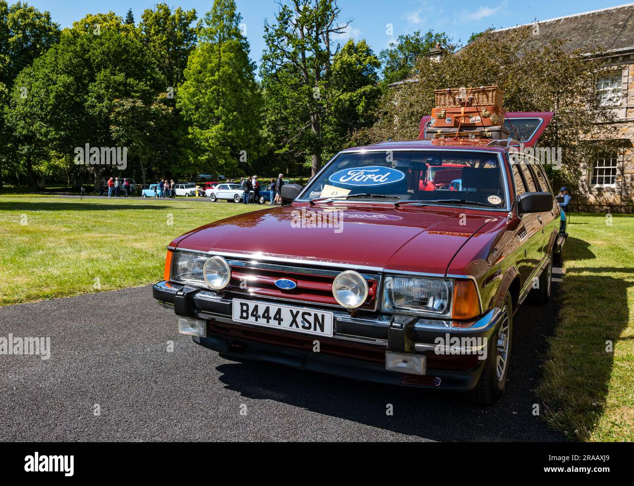 East Lothian, Schottland, Vereinigtes Königreich, 2. Juli 2023. Räder von gestern: Die jährliche Joggingtour der Scottish Association of Vehicles führt Besitzer von Oldtimern durch die Landschaft zu den malerischen Landschaften des Lennoxlove House. Abbildung: Ein alter Ford Granada aus dem Jahr 1985. Kredit: Sally Anderson/Alamy Live News Stockfoto