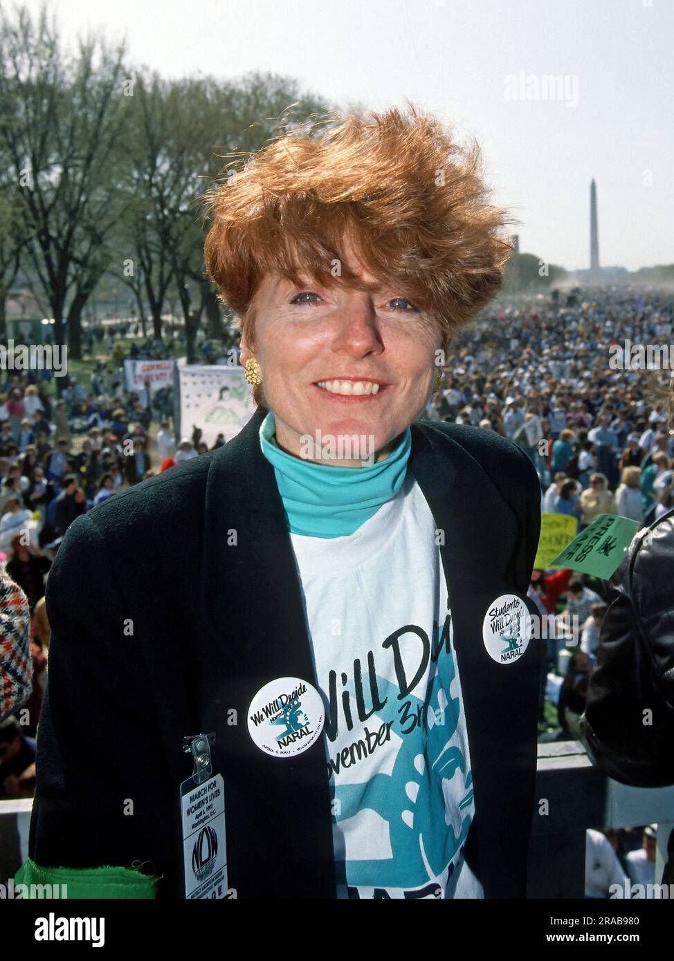 WASHINGTON DC - 5. APRIL 1992 Kate Michelman der Präsident von NARAL Pro-Choice America präsentiert sich während des Marsches für WomenÕs Lives einer der größten protestmarsche, die jemals für Abtreibungsrechte in der nationalen Mall stattgefunden hat Stockfoto