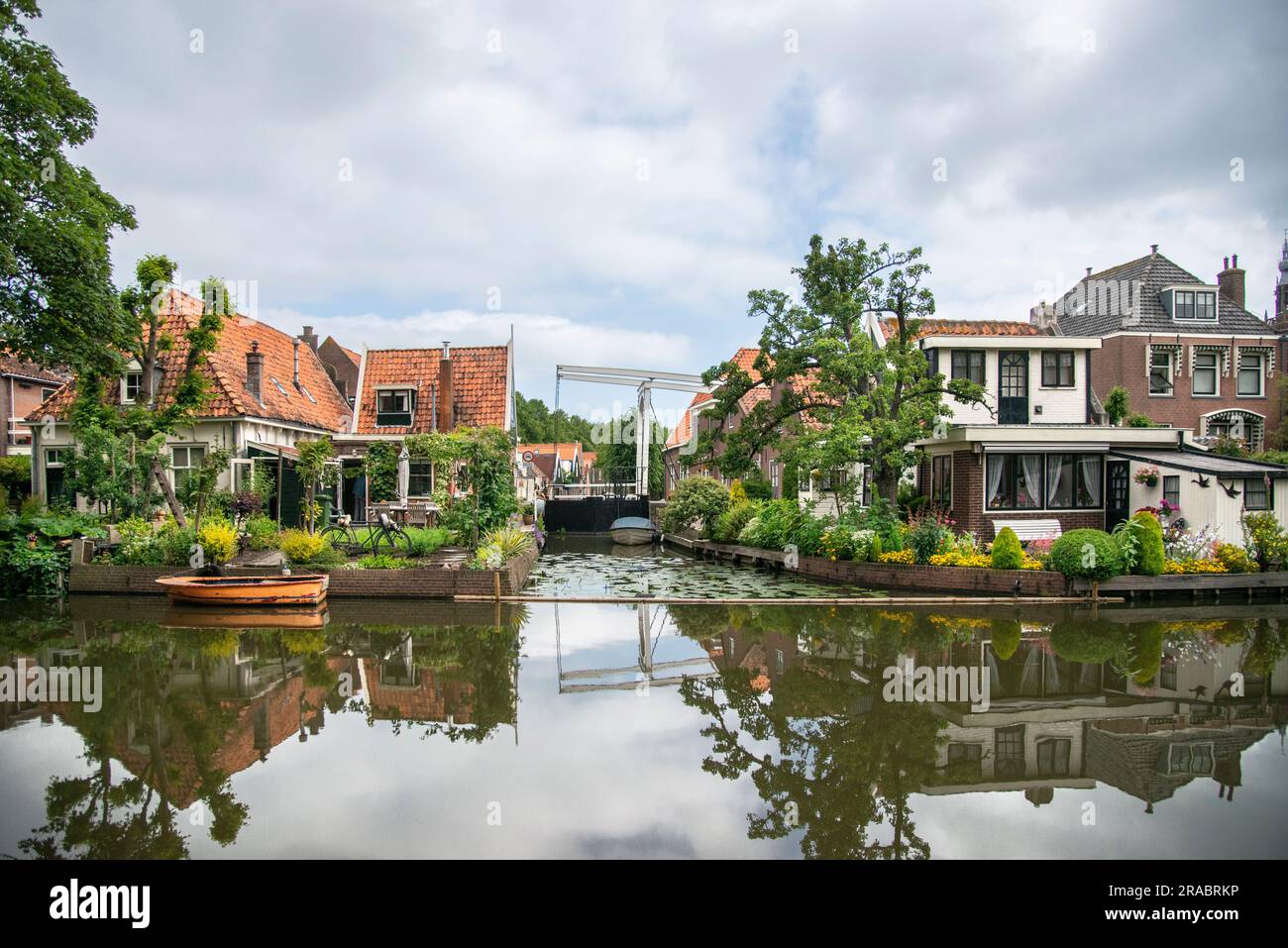 Edam Holland auf dem Nieuwe Haven Kanal Stockfoto