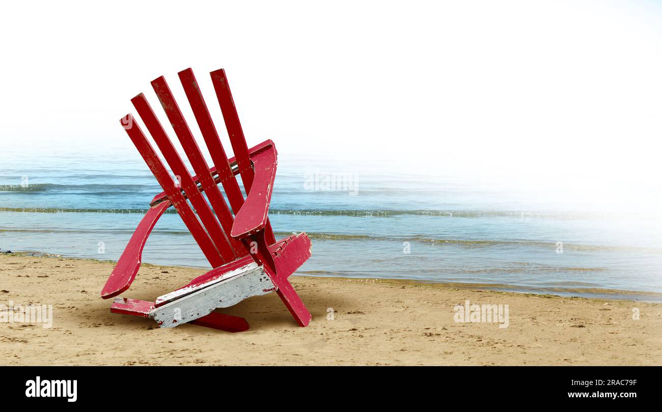 Pensionsprobleme und Krisenkonzept als kaputter Adirondack-Stuhl am Strand verrotten als Metapher für finanzielle Sicherheit und Rente Stockfoto