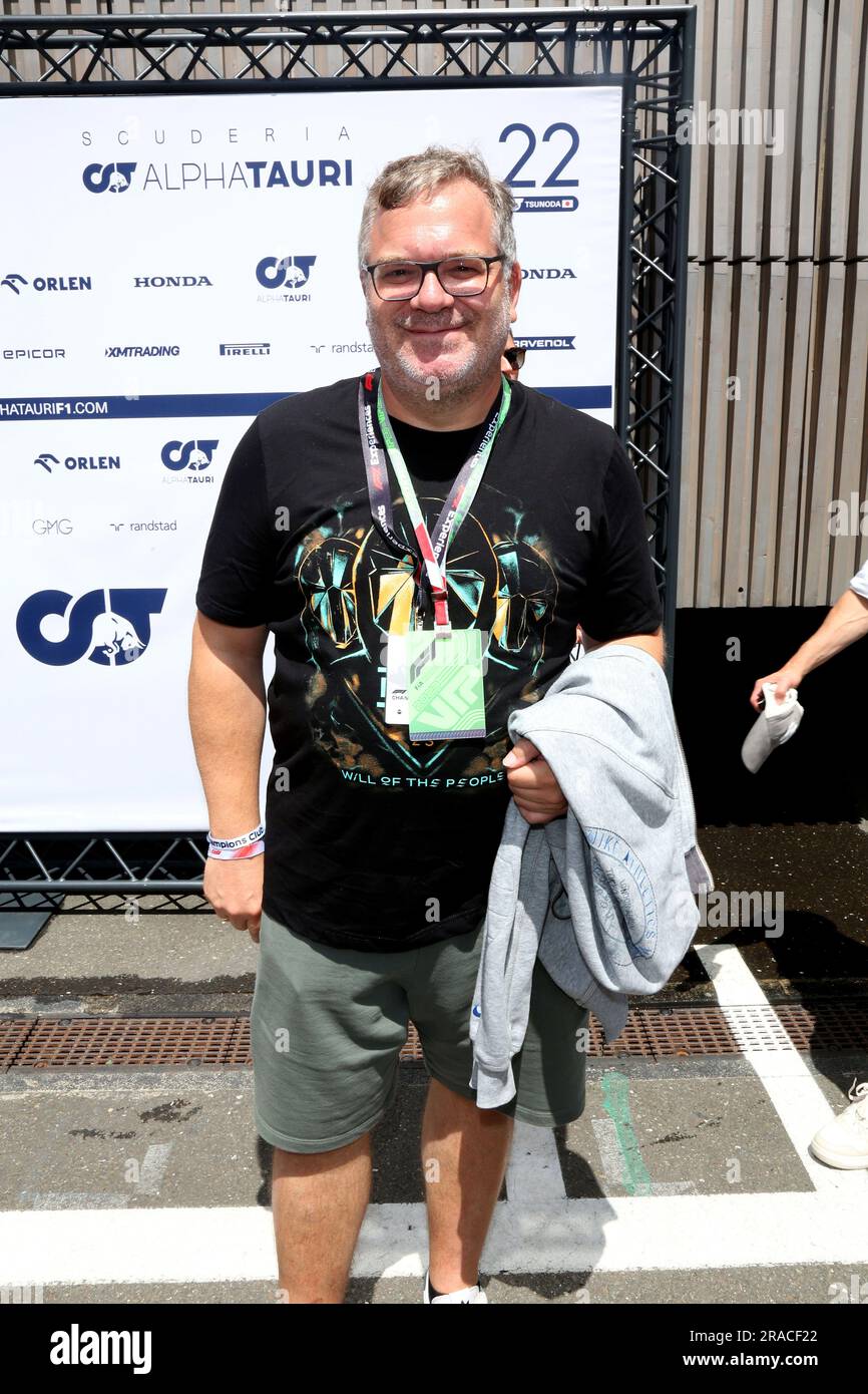 ÖSTERREICH 02. JULI 2023: Elton - Alexander Duszat - ModeratorSPIELBERG, F1 at the Red Bull Ring, Oesterreich Ring, Formula One, AUSTRIAN Grand Prix, Grosser Preis von OESTERREICH, GP d'Autriche, Motorsport, Formel1, gebührenpflichtiges Bild, Copyright © KNOTH Andy / ATPimages (KNOTH Andy / ATP / SPP) Stockfoto