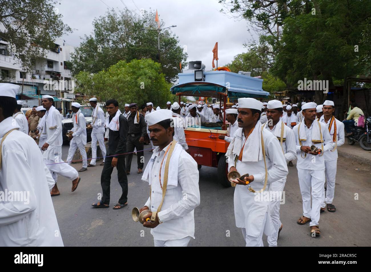 24. Juni 2023, Solapur, Indien, Shegaon Gajanan Maharaj Palkhi Sohala 2023, Gajanan Maharajs Palanquin fährt nach Pandharpurkar, eine Fahrt von 750 km Stockfoto