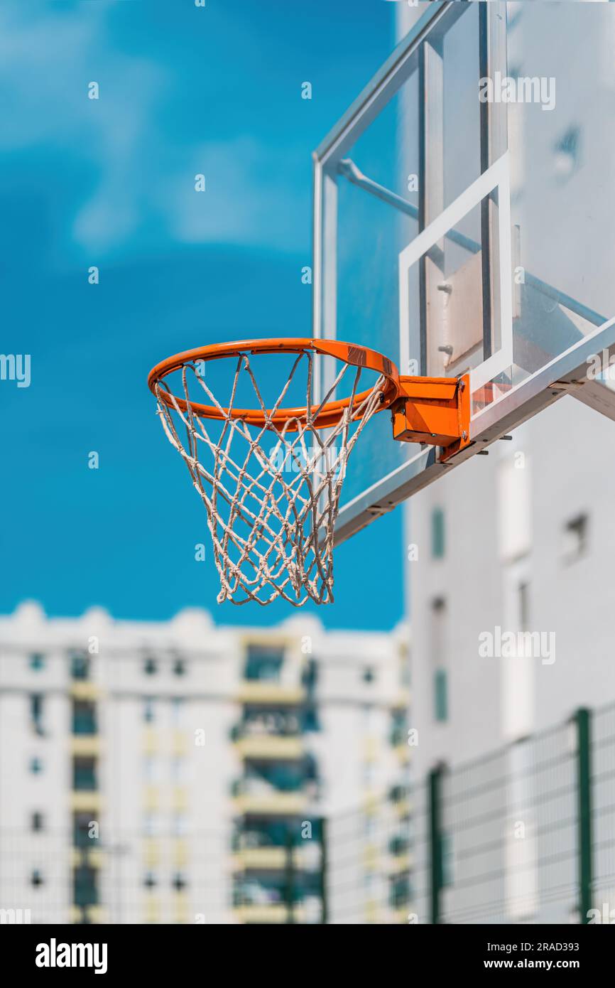 Plexiglass basketball backboard Fotos und Bildmaterial in hoher
