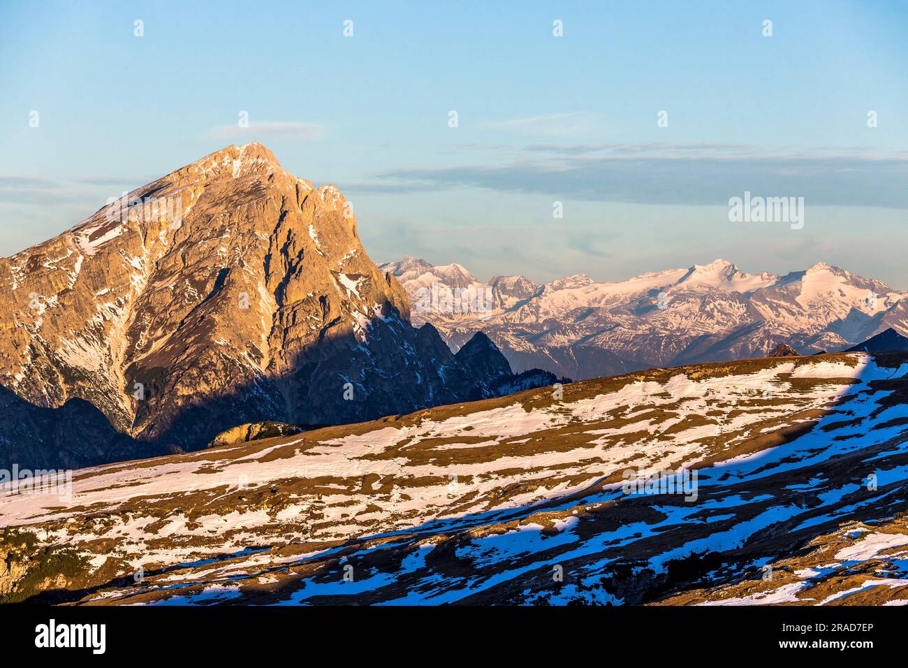Monte Cristallo bei Sonnenaufgang, Ampezzo Dolomiten, Veneto, Italien Stockfoto