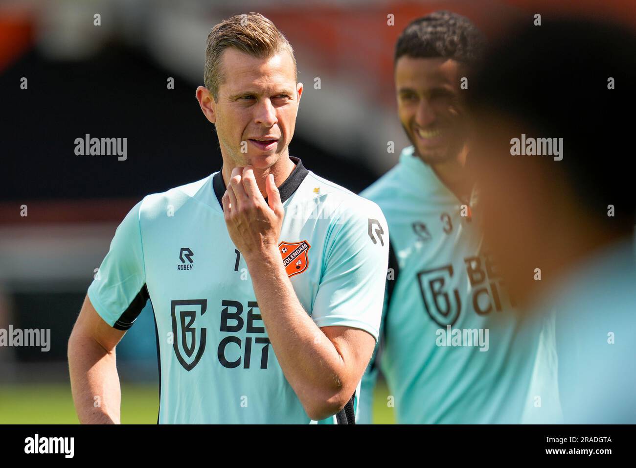 Volendam, Niederlande. 03. Juli 2023. Robert Muhren vom FC Volendam blickt auf die erste Trainingseinheit der Saison 2022-2023 des FC Volendam im Kras Stadion am 3. Juli 2023 in Volendam, Niederlande (Foto von Patrick Goosen/Orange Pictures). Gutschrift: Orange Pics BV/Alamy Live News Stockfoto