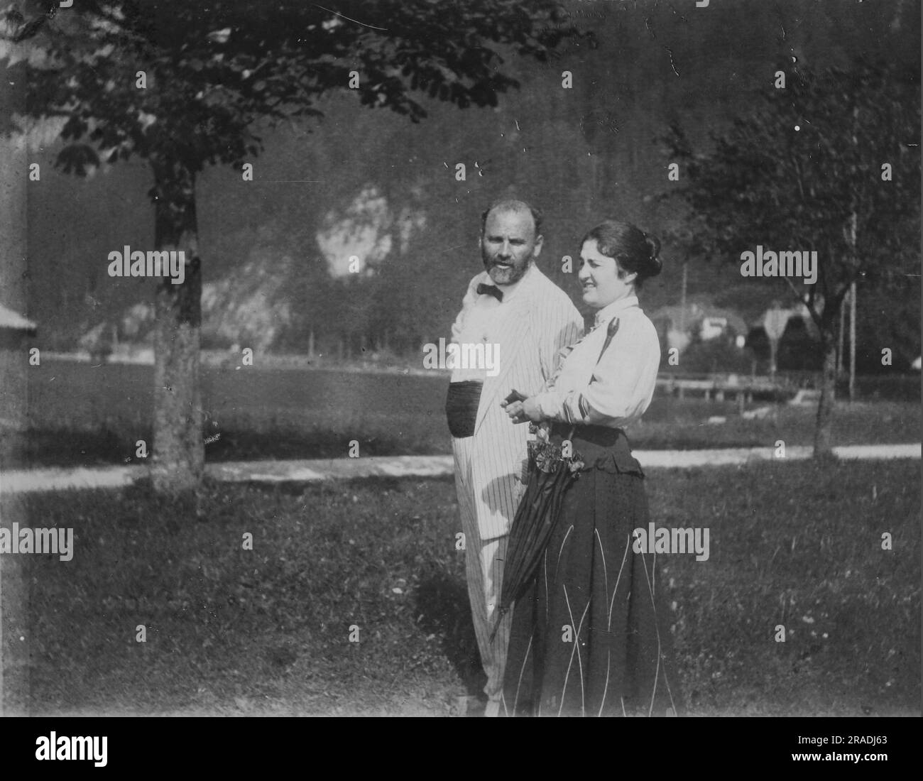 Friederike Maria Beer-Monti und Gustav Klimt im Sommer 1916 in Weißenbach am Attersee Stockfoto