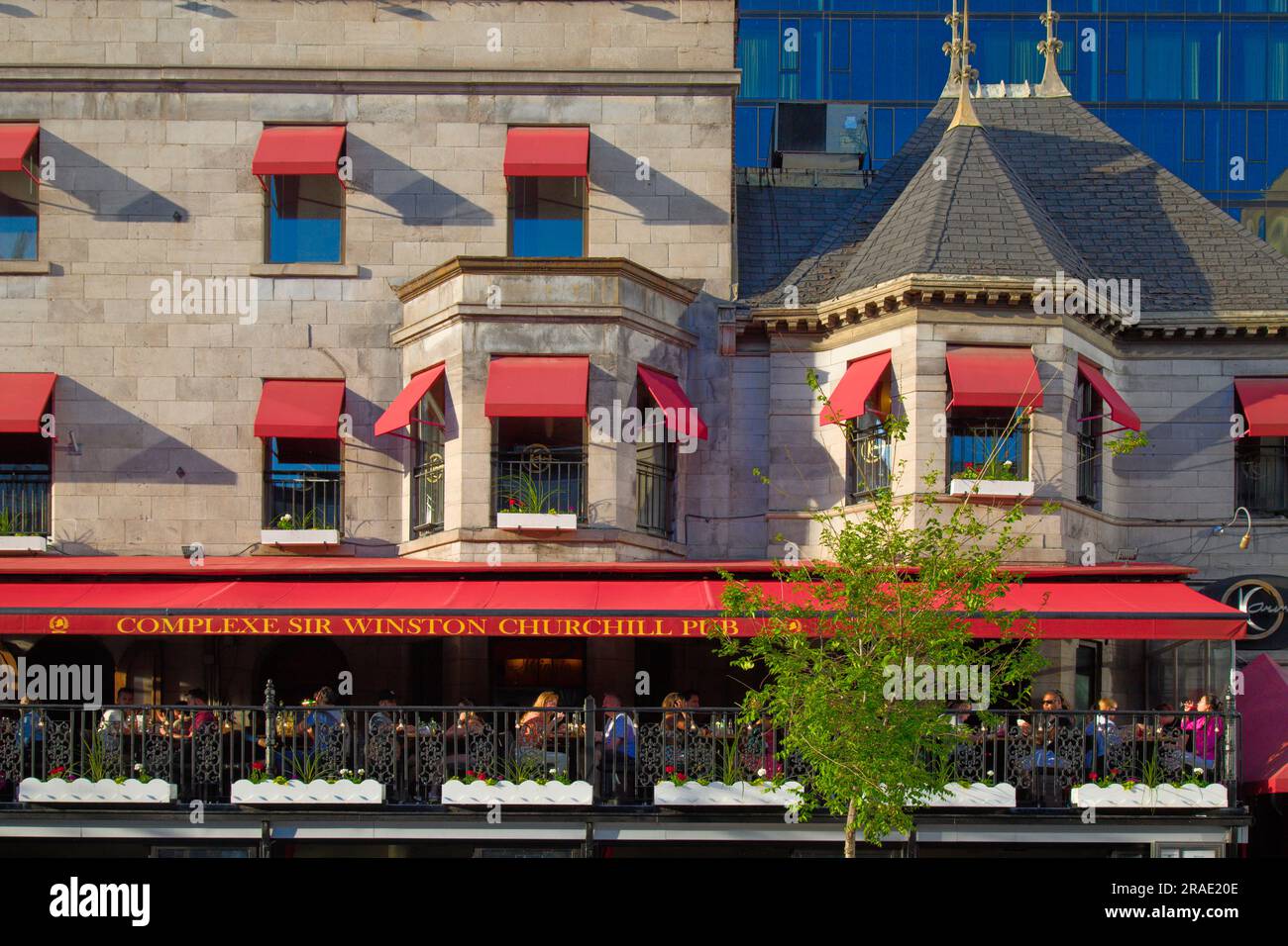 Kanada, Quebec, Montreal, Crescent Street, Pub, Restaurant, Leute, Stockfoto