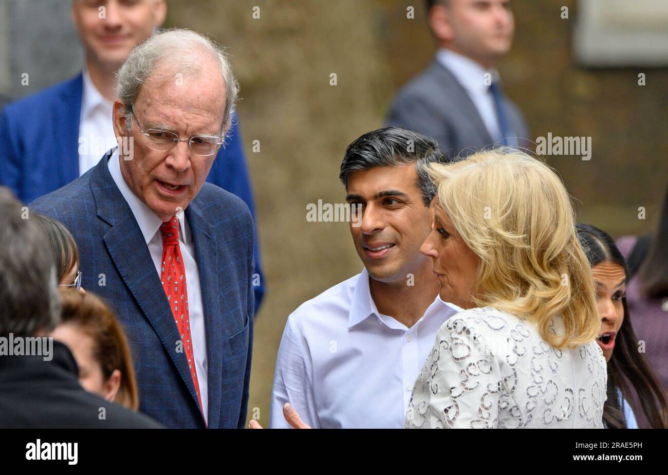 Gregg Petersmeyer, Rishi Sunak und US First Lady Jill Biden beim "Coronation Big Lunch" in der Downing Street, 7. Mai 2023 Stockfoto