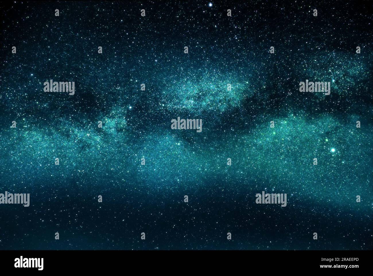 Der Milchstraße-Galaxie-Kern in einem leuchtend blauen Licht mit vielen Sternen. Stockfoto
