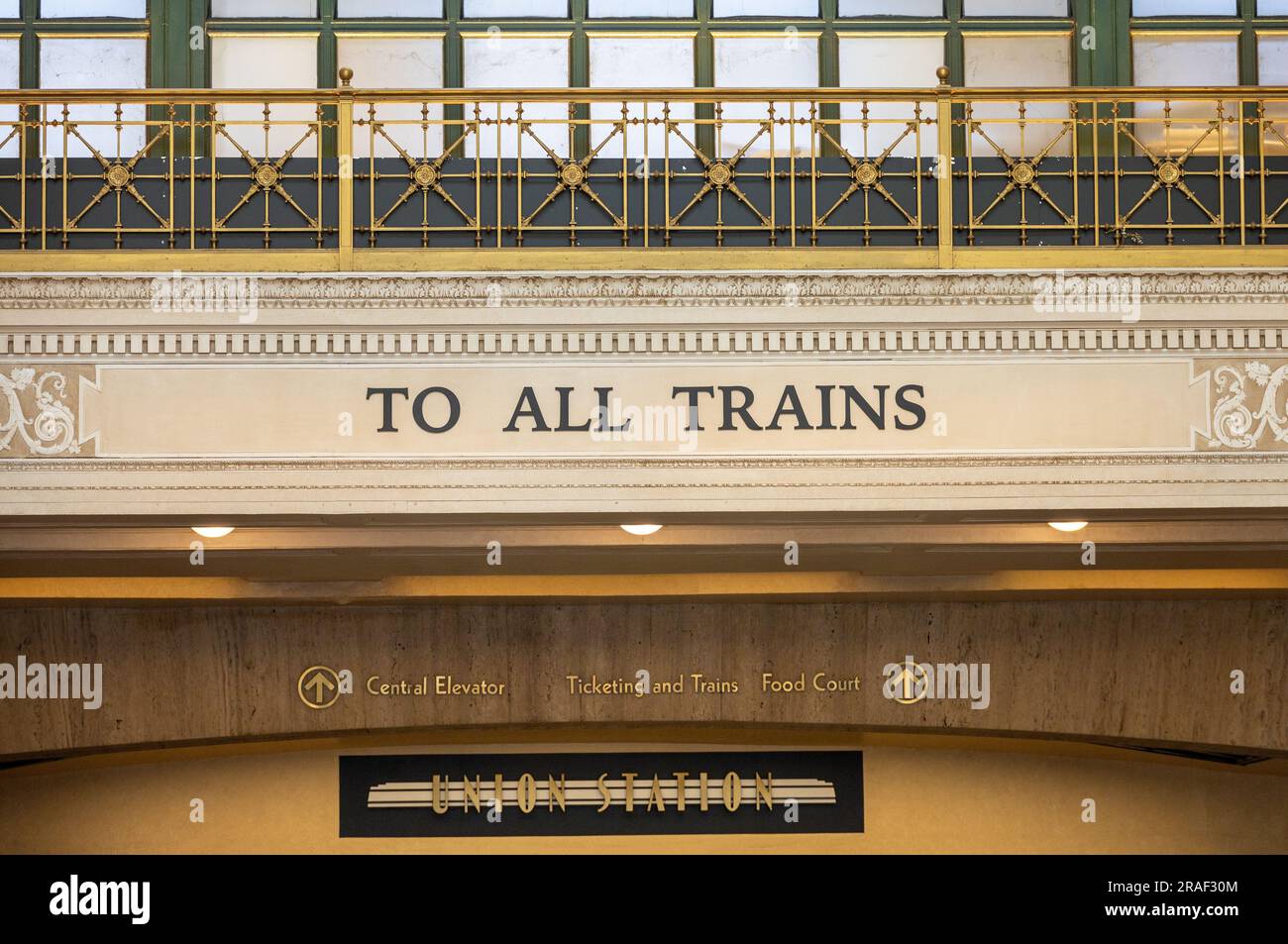 Amtrak Chicago Union Station Building Interior Mit Schild Amtrak Station In Chicago South Canal Street, West Loop. An Alle Züge Schild Stockfoto
