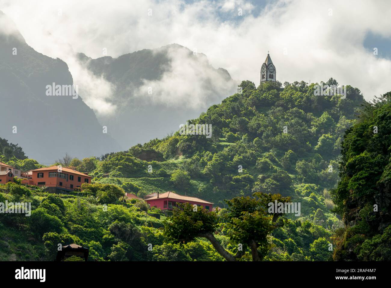 Malerisches Dorf Sao Vincente in den Bergen der Insel Madeira, Portugal Stockfoto