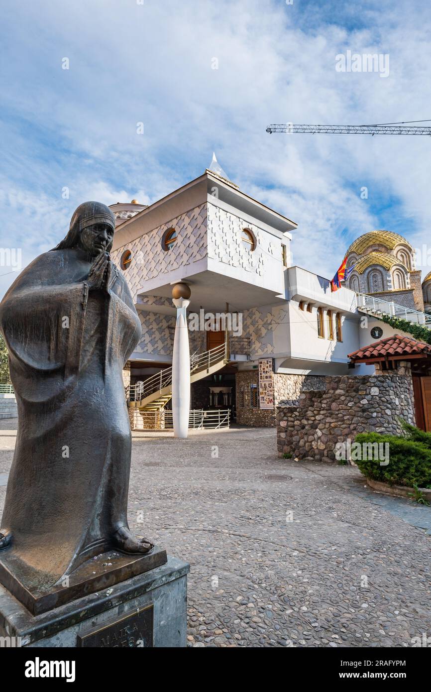 Skopje, Mazedonien - 05.05.2023: Das Gedenkhaus von Mutter Teresa in Skopje in Mazedonien. Stockfoto