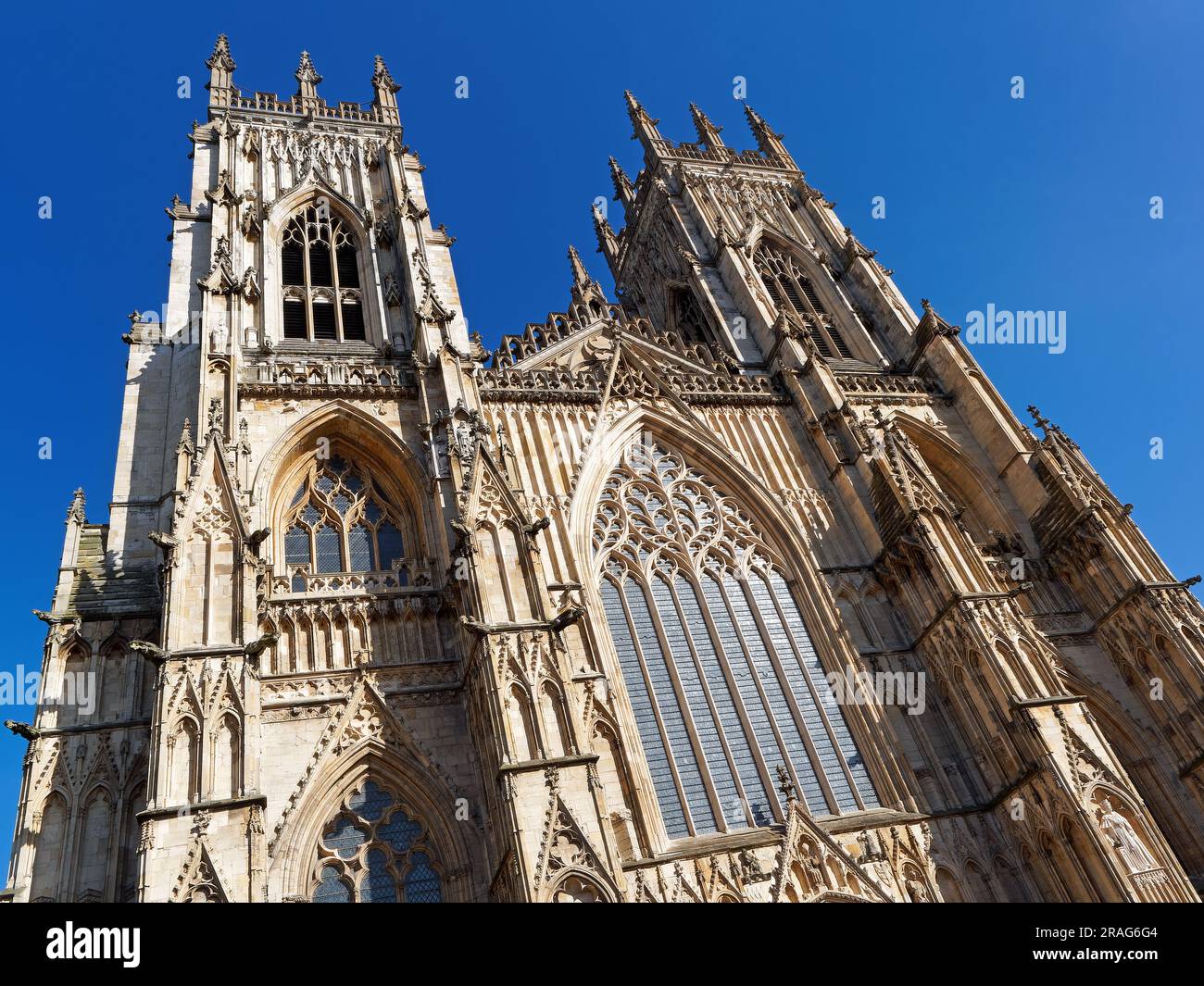 UK, North Yorkshire, York, West Towers und West Face of York Minster Stockfoto