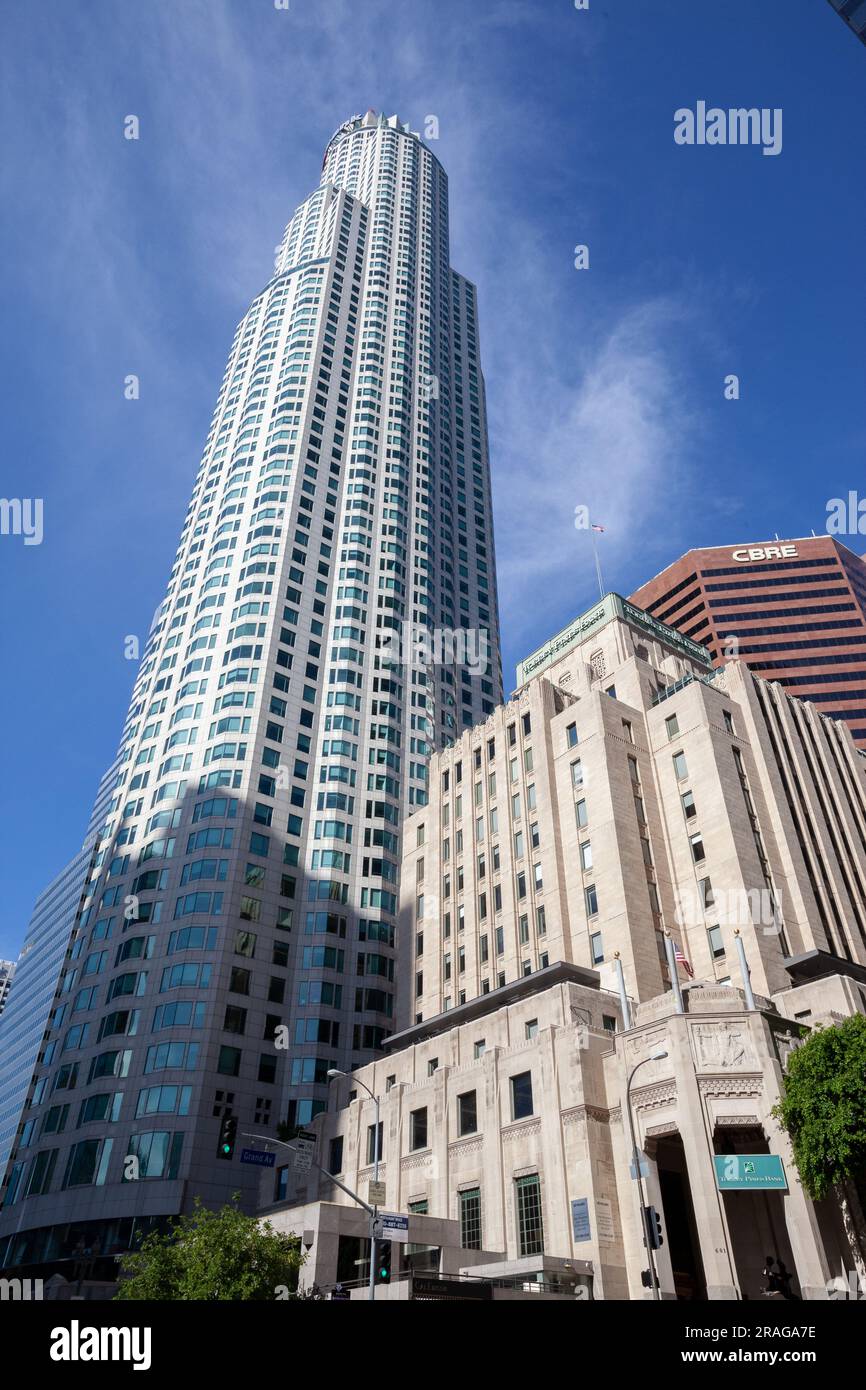 Der US Bank Tower und das historische Torrey Pines Bank Gebäude in Downtown Los Angeles, CA, USA Stockfoto