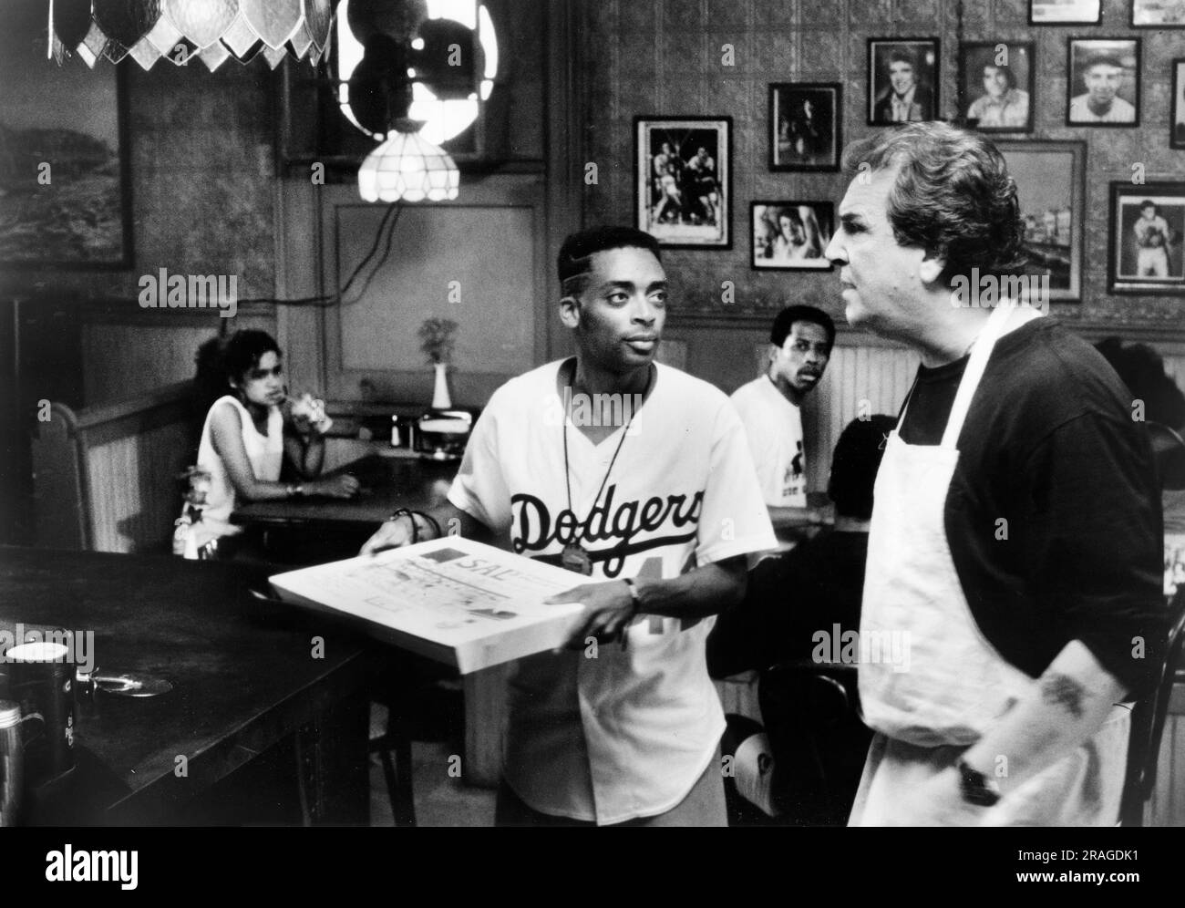 Spike Lee, Danny Aiello, am Set des Films „Do the Right Thing“, Universal Pictures, 1989 Stockfoto