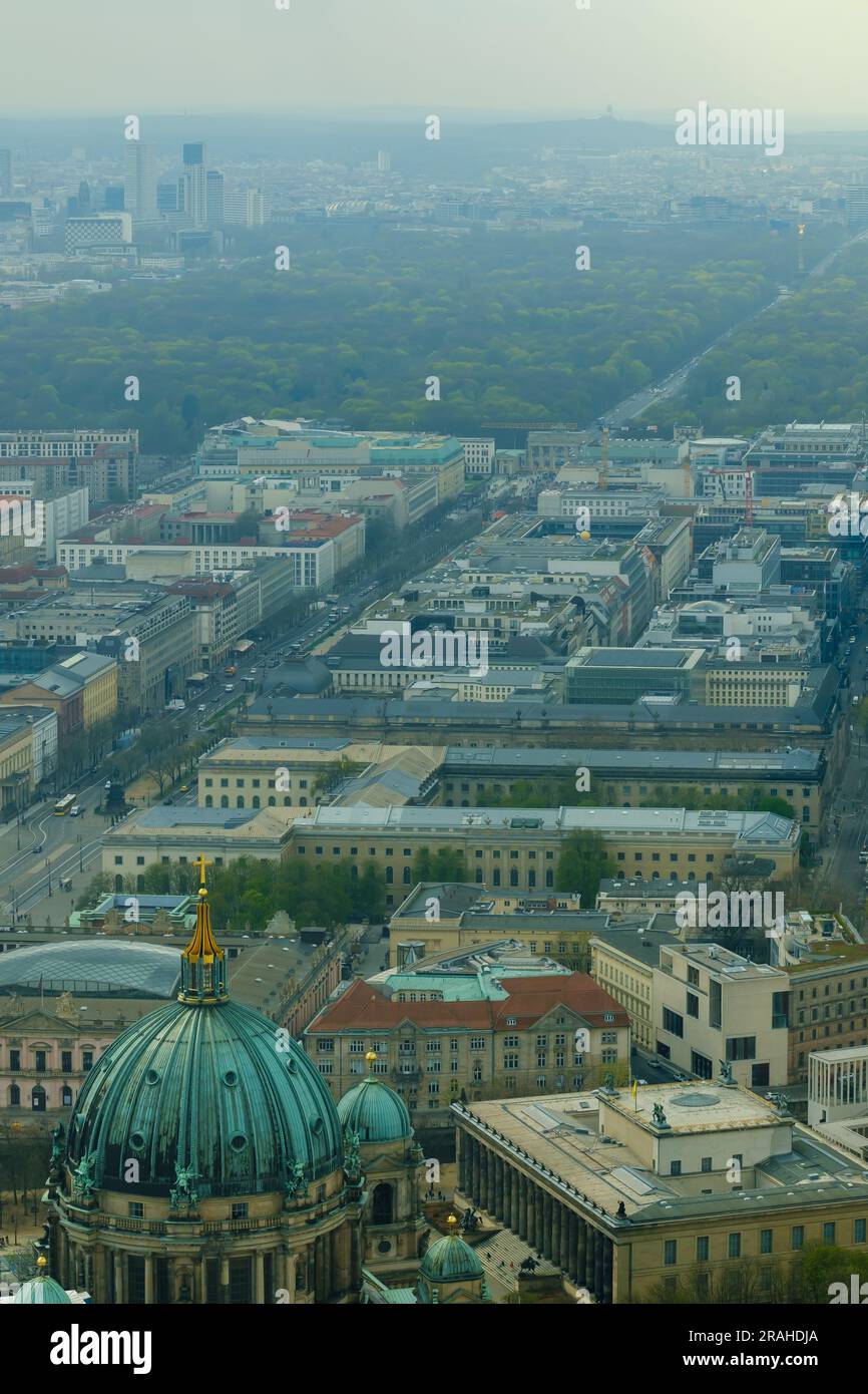 Berlin - 19. April 2023 : Panoramaaussicht auf Berlin Deutschland Stockfoto