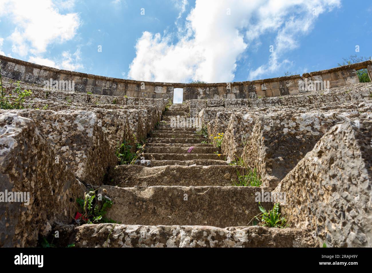 Römische Theatertreppe der Stadt Cuicul in Setif, Algerien. UNESCO-Weltkulturerbe. Stockfoto