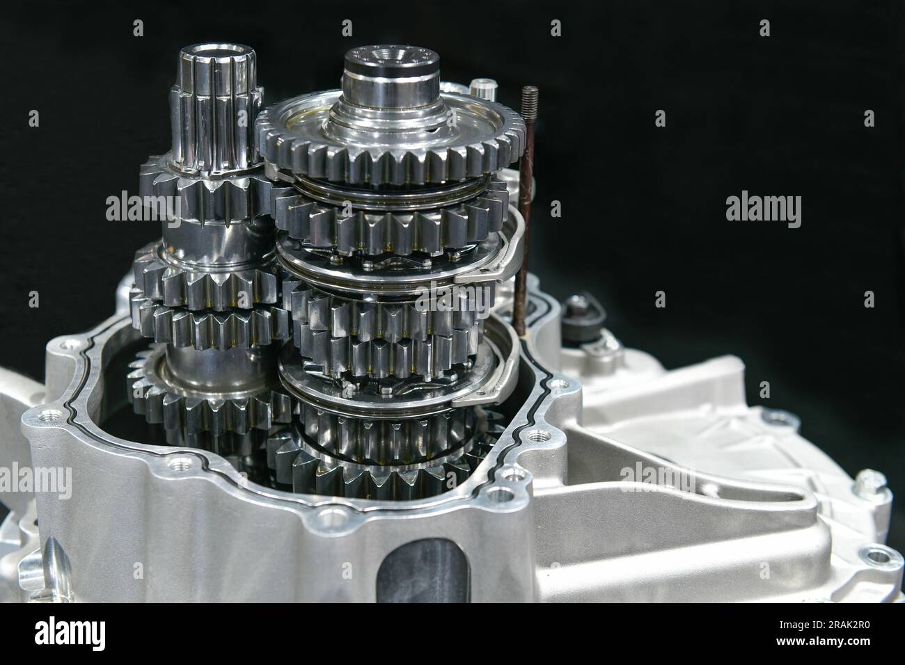 Geschlossenes Automatikgetriebe auf schwarzem Hintergrund Stockfoto